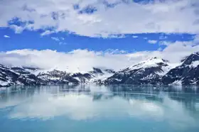 Neznámý: Glacier Bay v horách na Aljašce