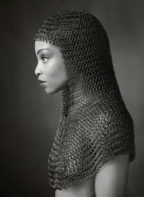 Studio, Catchlight: Lady řetězová pošta