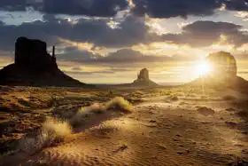 Neznámý: Západ slunce v Monument Valley, USA