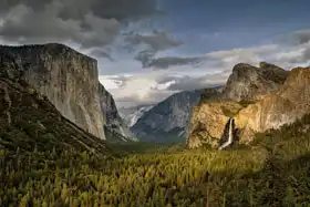 Neznámý: Západ slunce nad údolím Yosemite