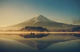 Neznámý: Mount Fuji u jezera Kawaguchiko