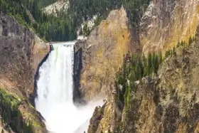 Neznámý: Vodopády řeky Yellowstone