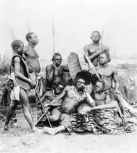 Francouzský fotograf: Warriors, Belgian Congo